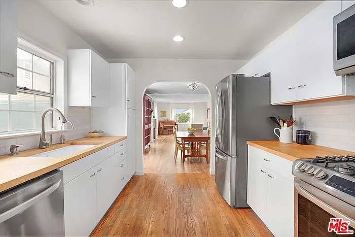 6322 S Harcourt Ave — Photo 9
