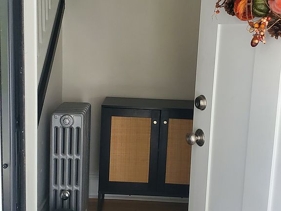 Entryway foyer