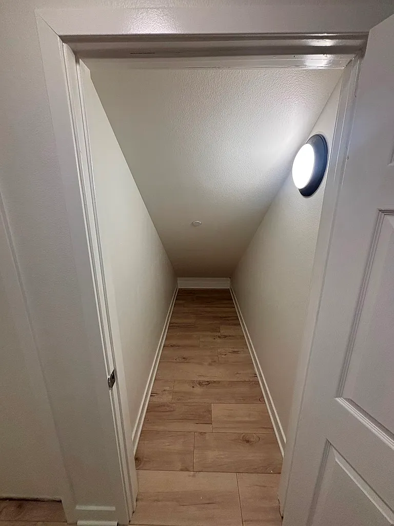 3 bed, 864 sqft, $3,550 — Photo 4