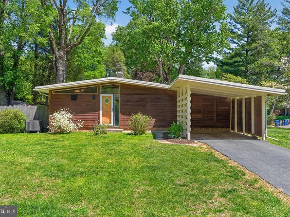 2931 Pine Spring Rd, Falls Church, VA 22042