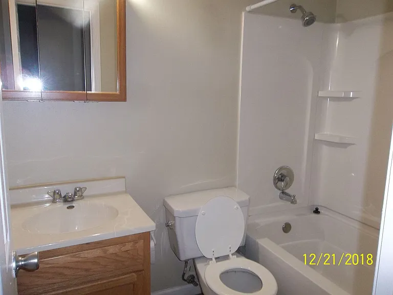 Village Terrace Apartment Homes — Photo 18