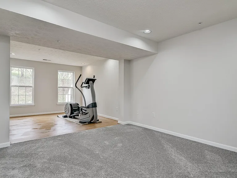 1432 Pangbourne Way — Photo 3