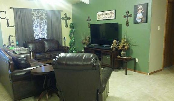 3rd image of 1621 Debby Ln