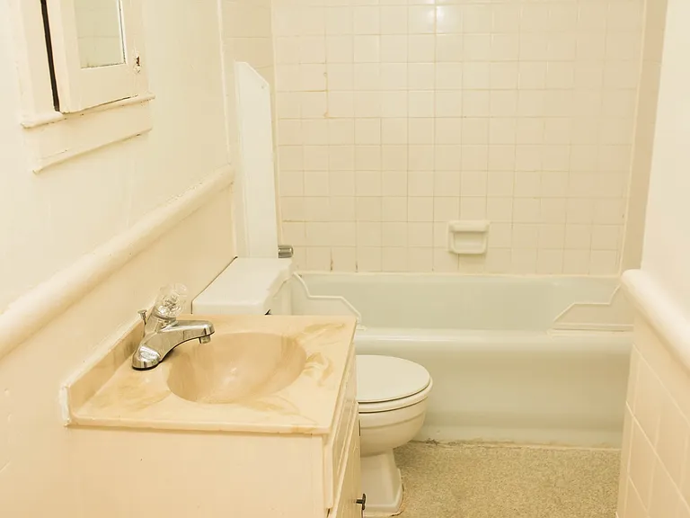 1409 Grady Ave — Photo 2