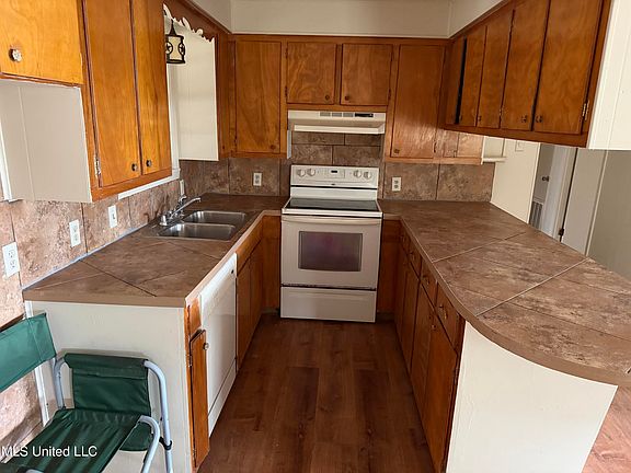 4th image of 358 Holmes Rd