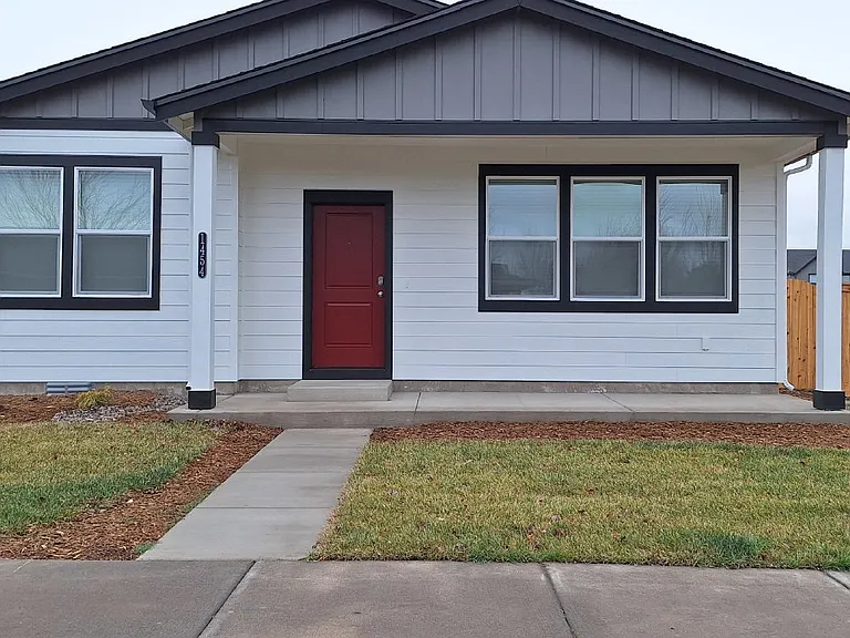 1454 NE Boxcar Dr — Photo 21