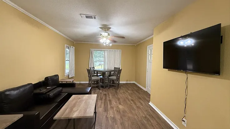 101 Azalea Avenue - 1 — Photo 1