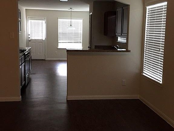 3rd image of 14462 Platzer Dr