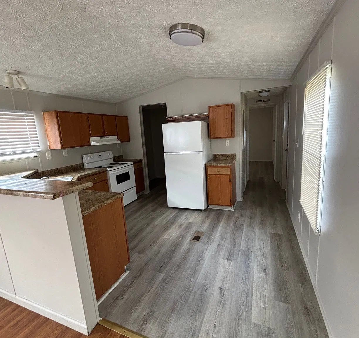 3 bed, $990 — Photo 3