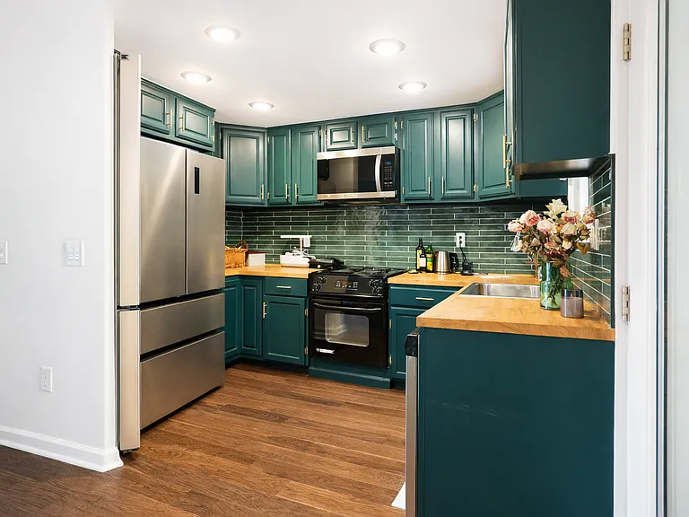 2311 Maryland Ave #B — Photo 8