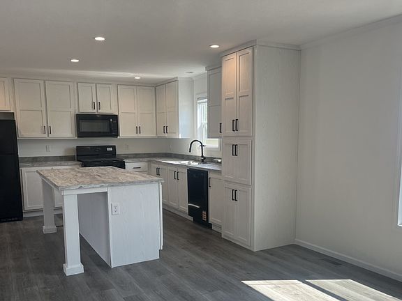 3rd image of 24264 Redwood Dr #264