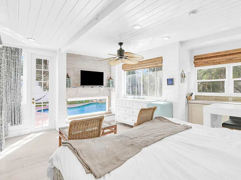 3218 Palm Dr — Photo 19