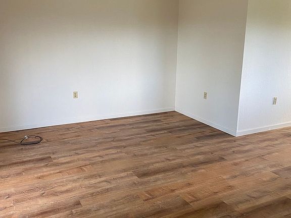 3rd image of 147 Monterey Dr