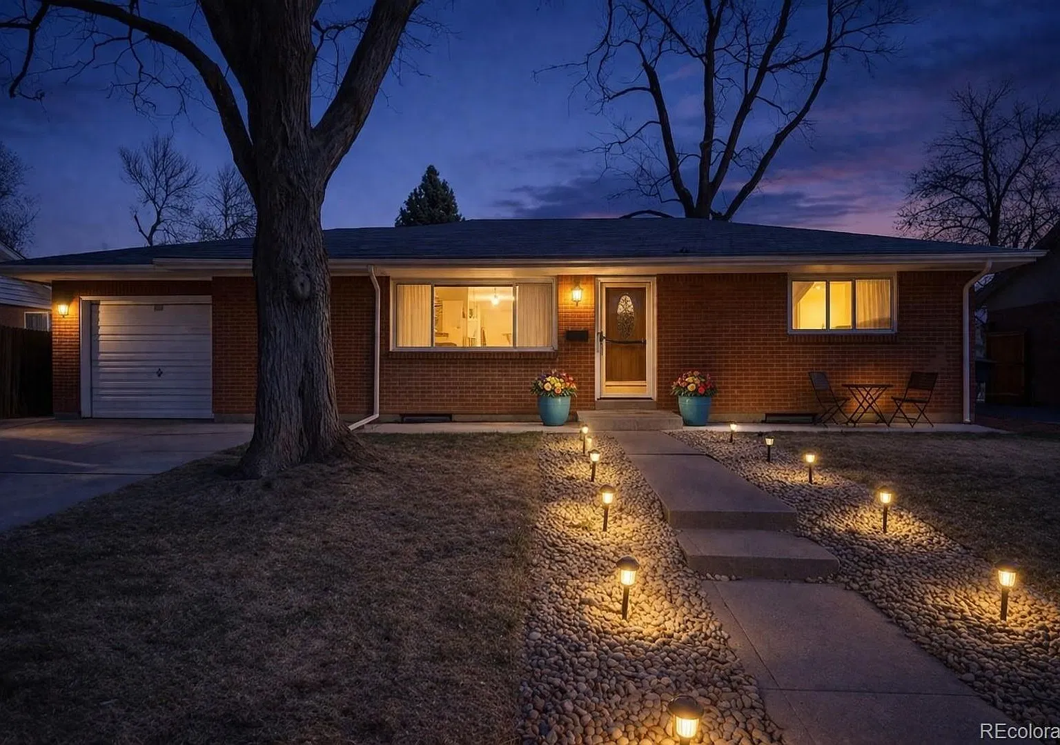 Charming Harvey Park 5 plus bed, 2.5 bath Home — Photo 2