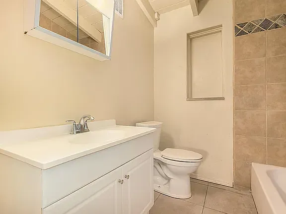 1303 N Roberts Way — Photo 5