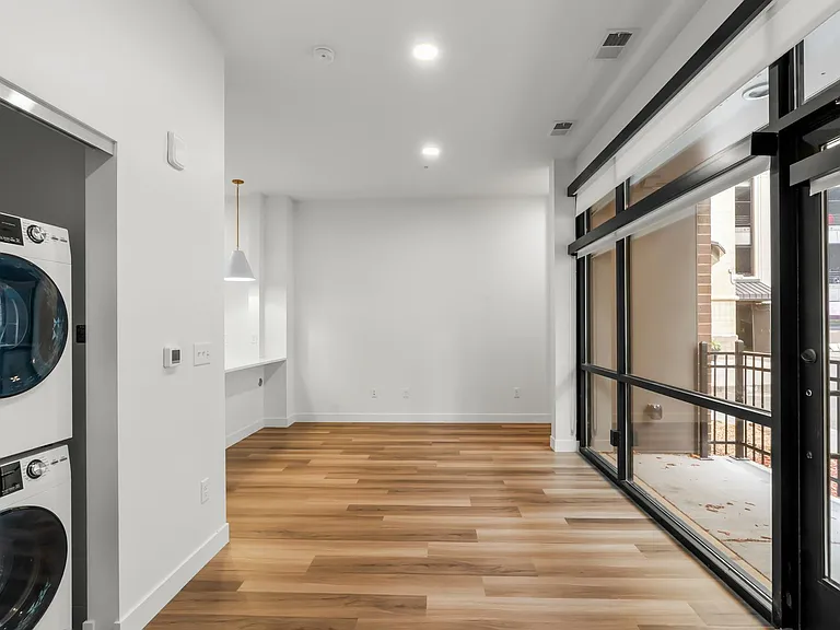 Rivergate Apartments — Photo 43