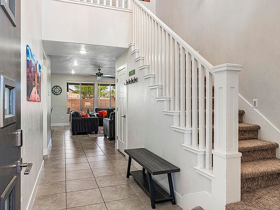 5th image of 379 N Puerta Dr