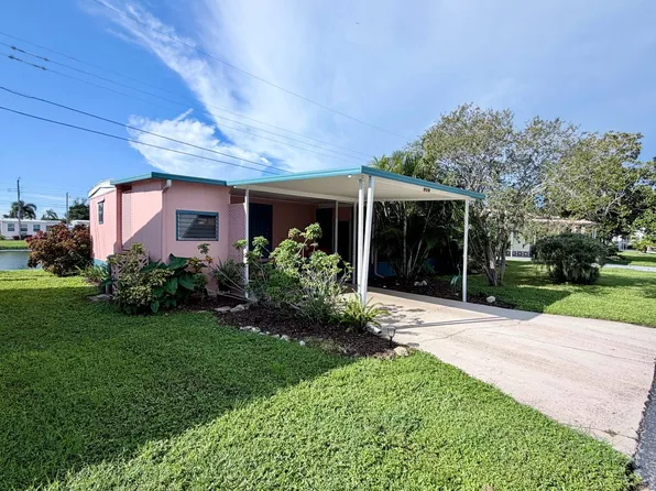 916 52nd Avenue Ln W, Bradenton, FL 34207