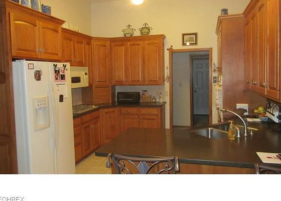 3rd image of 622 Parkdale Dr