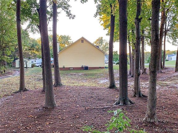 2nd image of 8013 Mike Mundie Ln