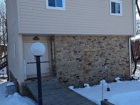 3rd image of 941 Sleepy Hollow Pl