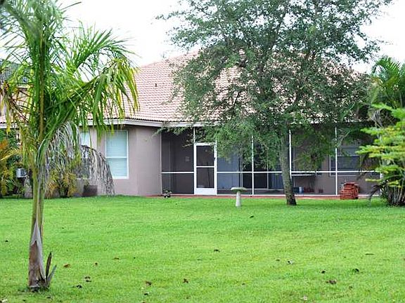 Home For Sale In Lakefield