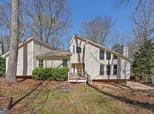 1146 Rolling Green Dr, Acworth, GA