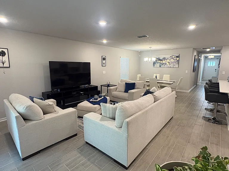 5262 Sawmill Point Way — Photo 2