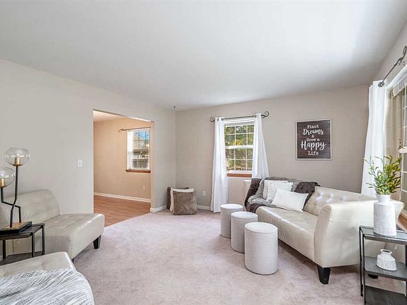 2nd image of 2011 Hummingbird Ln