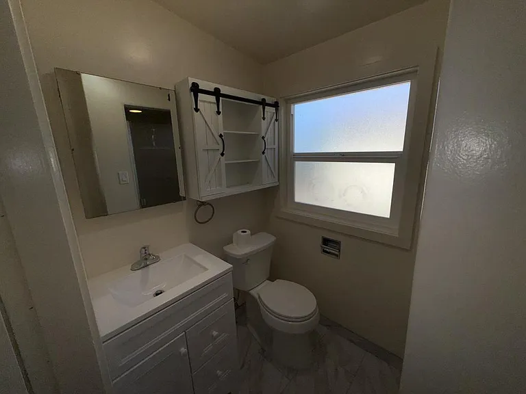 405 N 1st Ave — Photo 10