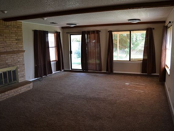 2nd image of 3822 Sunset Dr