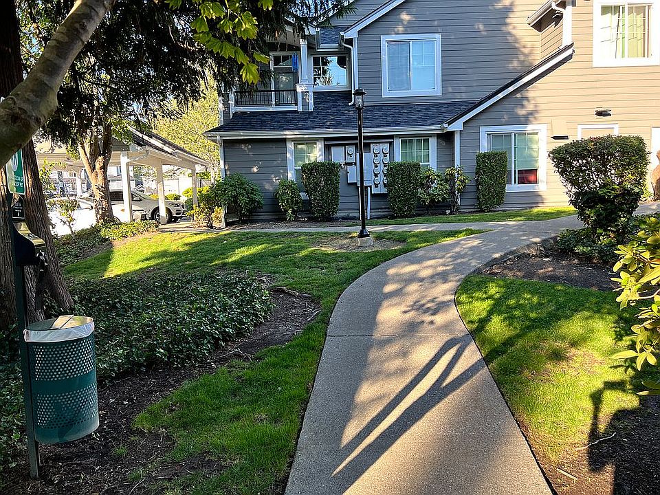 2nd image of 16125 Juanita Woodinville Way NE Unit 2402