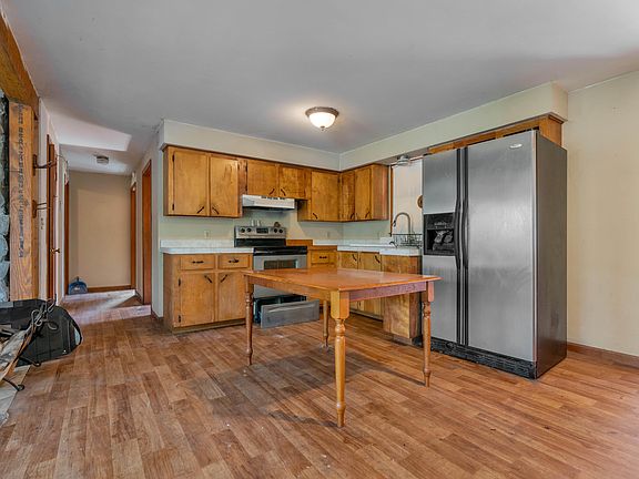 4th image of 22 Burnham Road