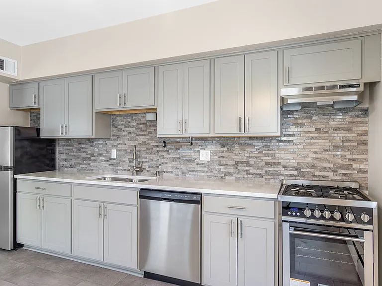 2311 E North Ave #1 — Photo 9