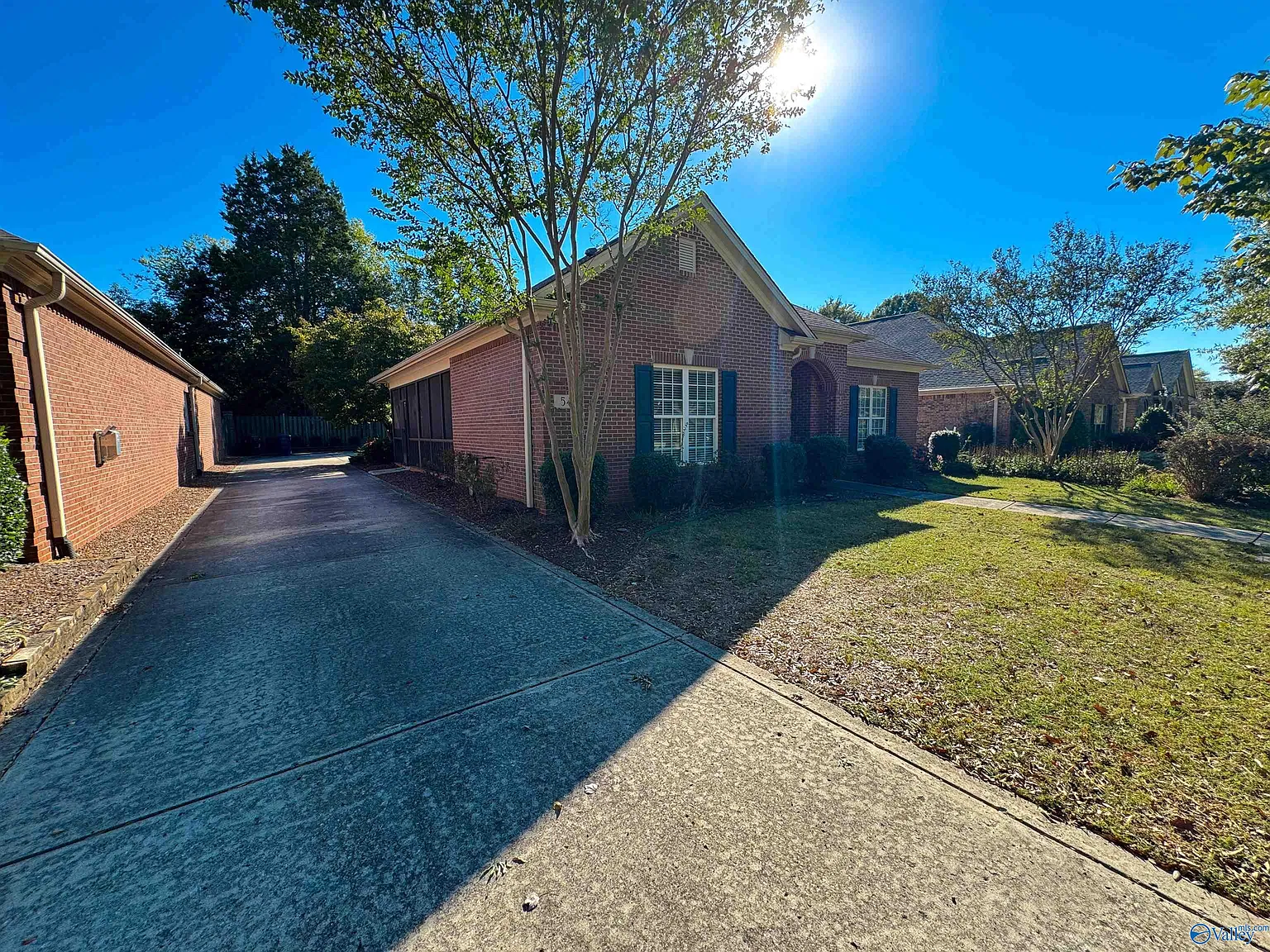 3 bed, 2.0 bath, 2124 sqft, $2,100 — Photo 3