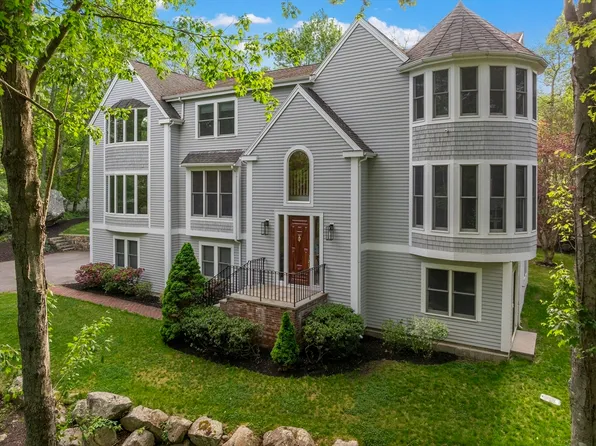 10 Heritage Ln, Cohasset, MA 02025
