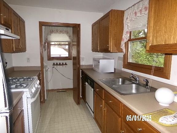 2nd image of 1578 Lasalle Ct