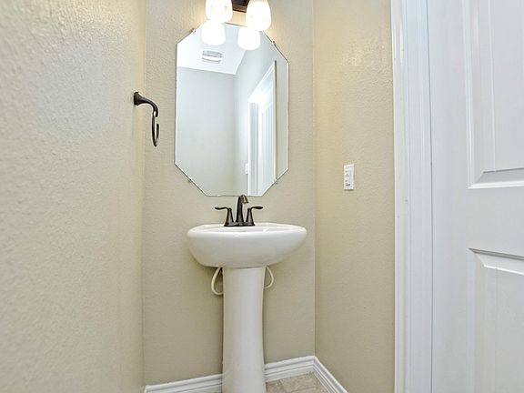 5th image of 5522 Kent Dr