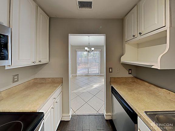 4th image of 1611 Crossridge Dr