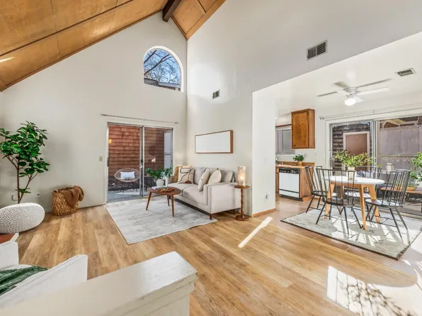 2418 Lakeview Drive, Santa Rosa, CA 95405