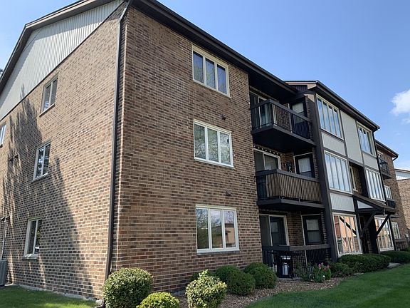 2nd image of 4900 Circle Ct Unit 210