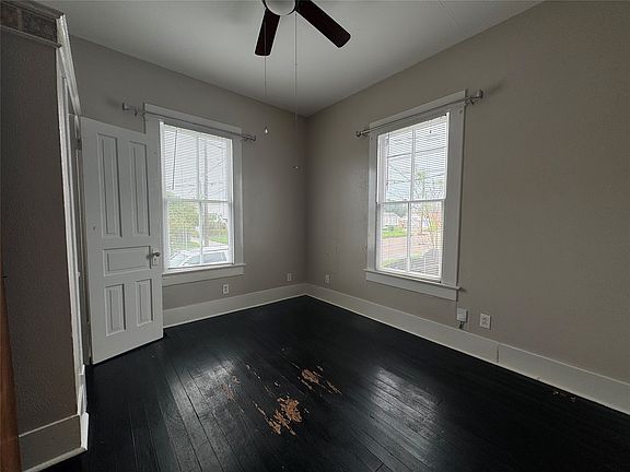 2nd image of 807 8th St #807