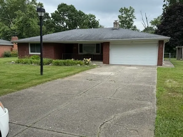 5511 Broadmoor Plz, Indianapolis, IN 46228