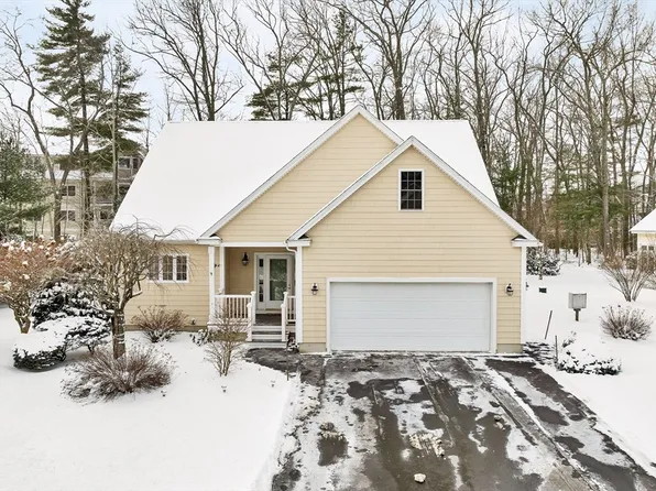 37 Vineyard Dr #37, Stratham, NH 03885