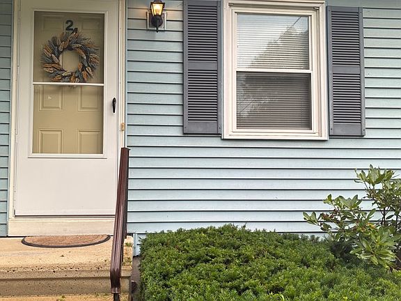 2nd image of 24 Chalmers St #24