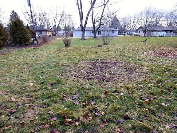 3rd image of 9029 Maplewood Dr