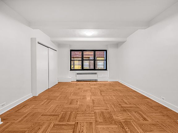 3rd image of 307 E 44th St APT 821
