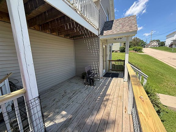3rd image of 277 Quince St