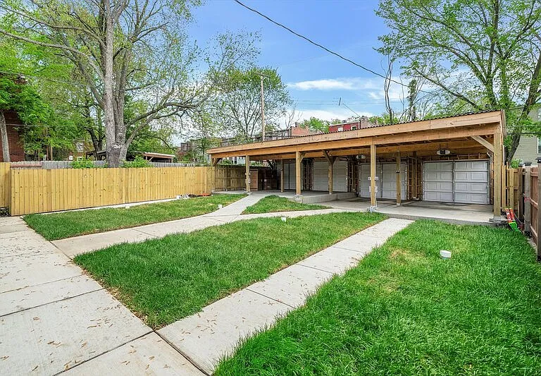 3324 Michigan Ave — Photo 5
