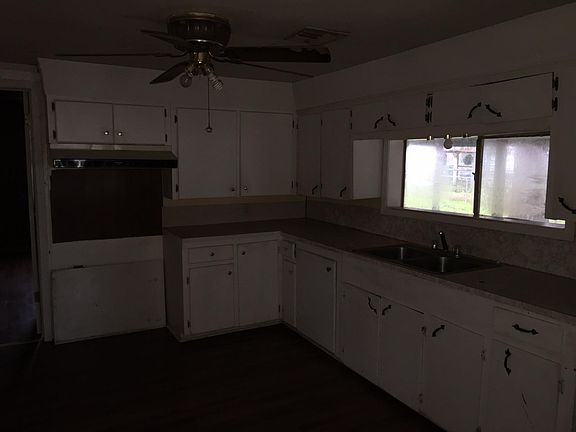 2nd image of 628 N Louis St